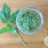 Zielone pesto z naci selera, pietruszki i liści pomidora