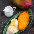 Mango sticky rice – kleisty ryż z mango i mlekiem kokosowym - food²