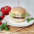 Domowe burgery drobiowe