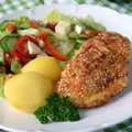 Filet z kurczaka z szynką i serem w sezamowej panierce