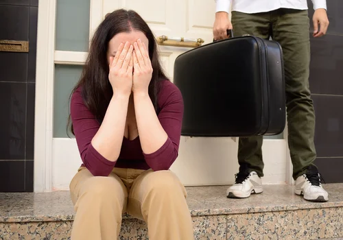 Zbudowaliśmy dom na działce jego rodziców. „Przy rozwodzie usłyszałam, że to nie mój dom” Czy mam do czegoś prawo? — pyta Karolina [LIST]