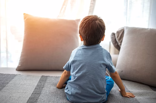 10 zachowań, które wielu rodziców uważa za dobre wychowanie. Psychologowie mają inne zdanie