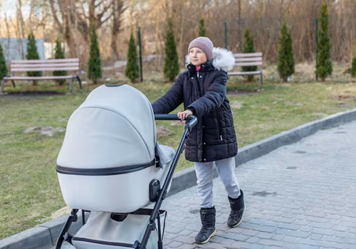To świadczenie z ZUS było hitem wśród rodziców w 2025 roku! Nawet 1900 zł miesięcznie dodatkowo na dziecko i można je łączyć z 800 plus
