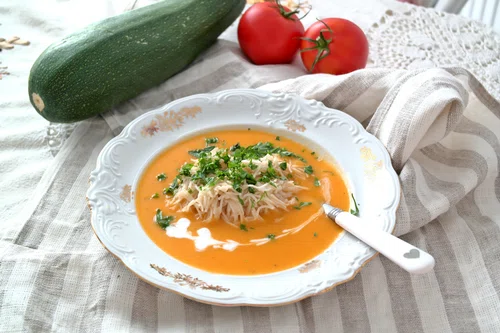 Zupa cukiniowo-pomidorowa