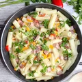 Makaron z kolorową papryką i szynką – pomysł na szybki obiad