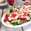 Sałatka z paluszkami surimi - makaronem i selerem naciowym