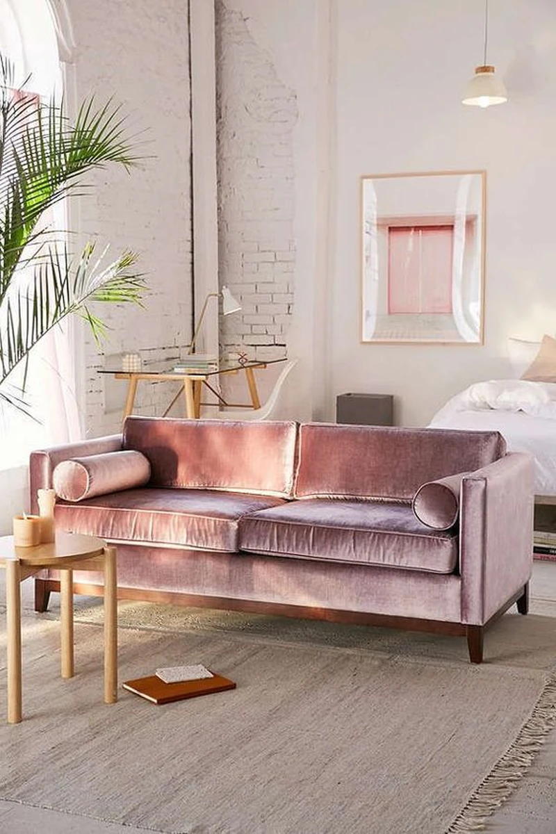 Sofa obita welurowym materiałem
