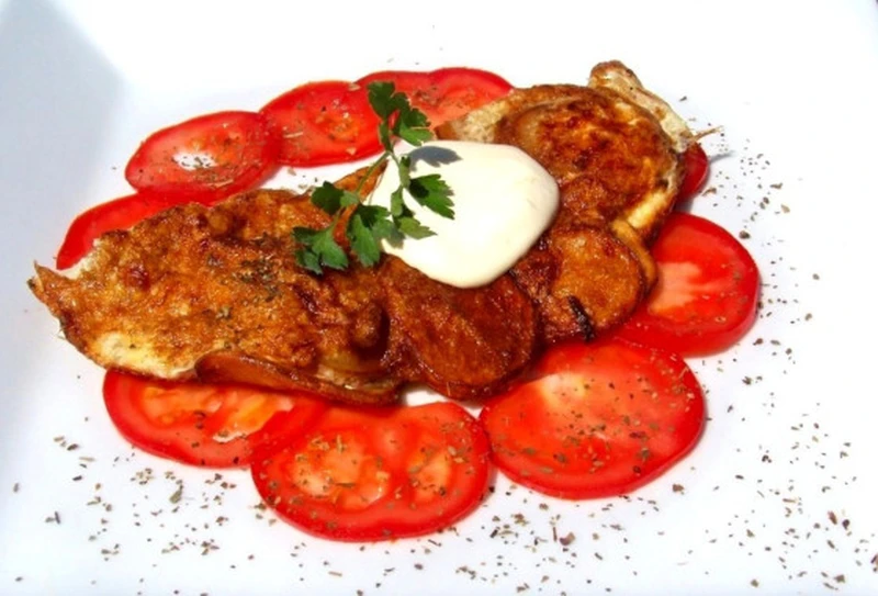 Tortilla z ziemniakami i cebulą po hiszpańsku