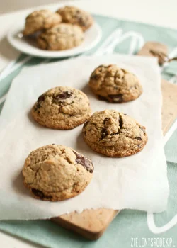 chocolate chip cookies z płatków owsianych (prawie bez cukru, bez mąki)