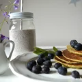 co jeść latem ? genialne i szybkie pancakes i koktajl jagodowy w wersji fit