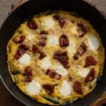 Frittata ze szparagami, suszonymi pomidorami i mozzarellą