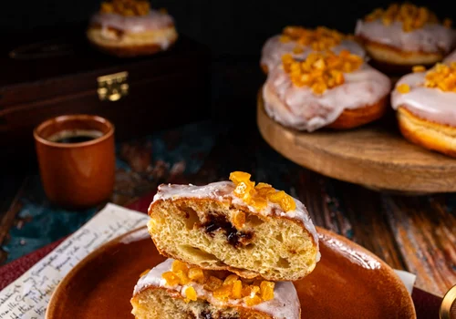 Pączki wrocławskie z powidłami śliwkowymi i cynamonem