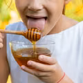 Miód jest zdrowy, ale nie dla dzieci! Oto, dlaczego może być niebezpieczny!