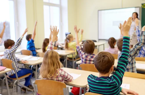 Nowy przedmiot w szkołach budzi  skrajne emocje! Zobacz, co naprawdę zawiera program edukacji zdrowotnej