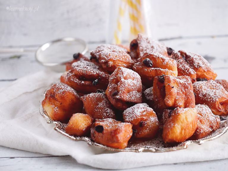 Mini pączki z jagodami