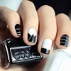 Czarny manicure