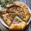 Galette – ciasto kruche na oliwie – z serem, cebulą i porem