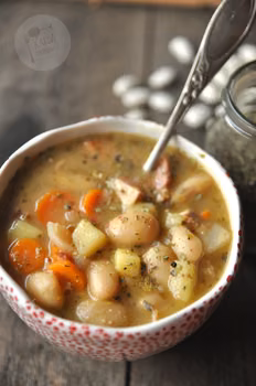 Zupa fasolowa
