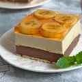 Kawowo-czekoladowe ciasto z bananami i galaretką - bez pieczenia