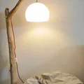 Stojąca lampa z grubej gałęzi- DIY