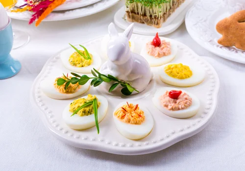 Jajka faszerowane na Wielkanoc - 6 farszów, które zawsze się sprawdzają!