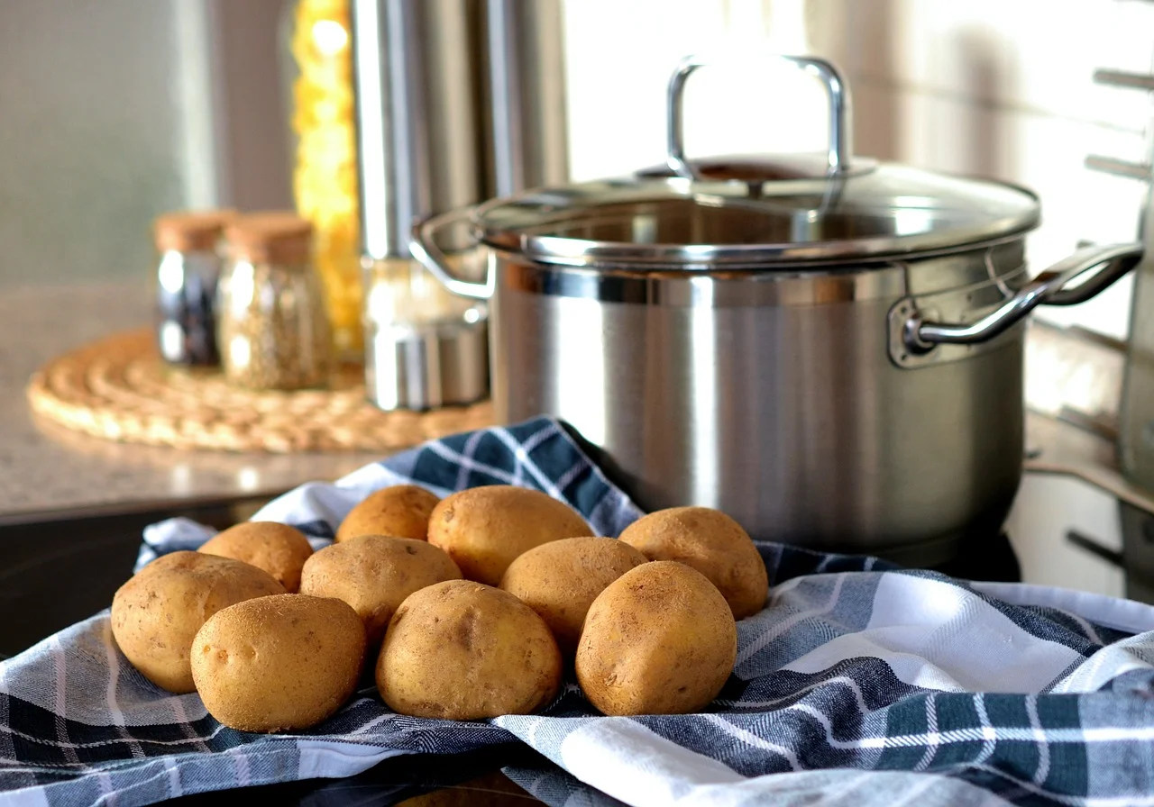 Jak ugotować ziemniaki, aby zachowały smak i wartości odżywcze