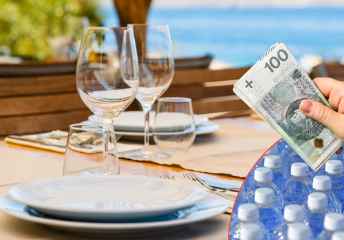 Jak działa nowa kaucja w restauracjach? Zapłacisz więcej tylko w jednym przypadku!