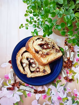 CIASTO DROŻDŻOWE " PAWIE OCZKA "