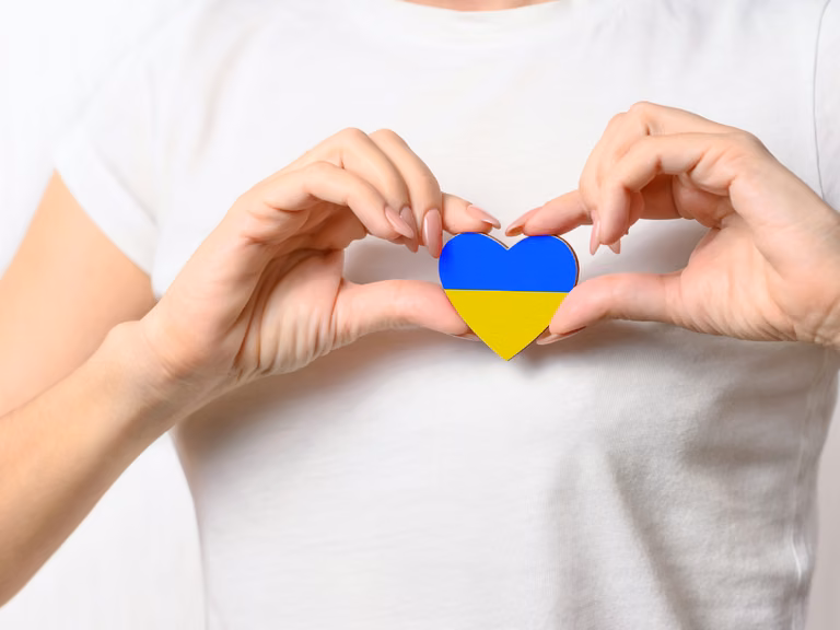 300 zł dla uchodźcy oraz 1200 zł miesięcznie dla pomagających. Co postanowił rząd?
