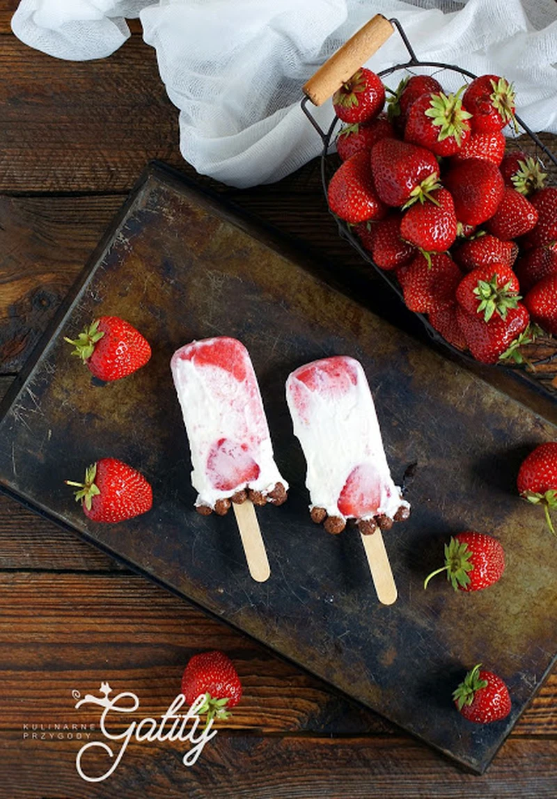 Domowe lody jogurtowo-truskawkowe  bez jajek