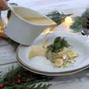 Zupa z pieczonych boczniaków z puree z topinamburu, śmietana wędzona szyszką, pistacje
