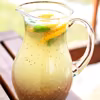 Lemoniada z nasionami chia