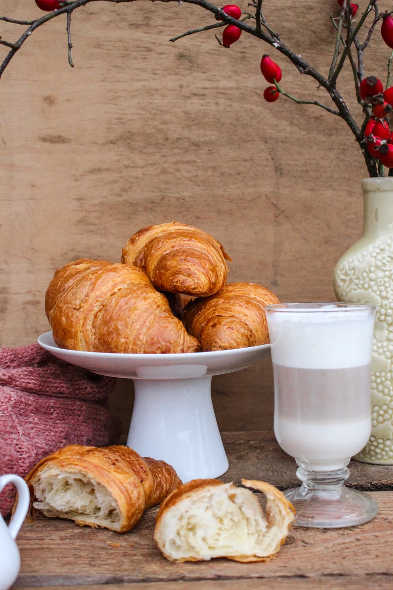 Przepis na szybkie Croissanty (do wykorzystanie także przy Rogalach Marcińskich ).