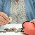 Niższy wiek emerytalny w Polsce? Kto skorzysta z emerytury strażowej?