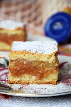 Pyszny jabłecznik bez jajek