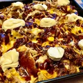 Chrupiące nachosy z szarpaną wieprzowiną i serem – idealne danie na każdą imprezę!