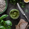 Domowe pesto z bazylii, zielonej pietruszki i słonecznika