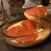 Zapiekanka a'la pizza z kalafiorem i salami
