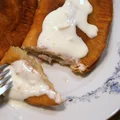 Czebureki z mięsem i z sosem czosnkowym