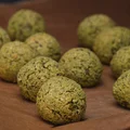 groszkowe falafele z melisą