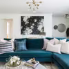 Niebieska sofa