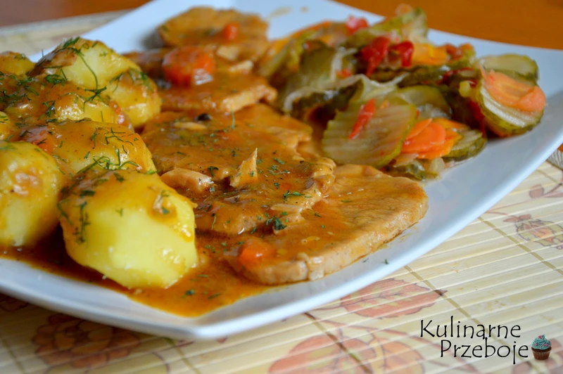 Przepyszny schab duszony, który wręcz rozpływa się w ustach