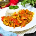 CURRY Z KURCZAKIEM I WARZYWAMI