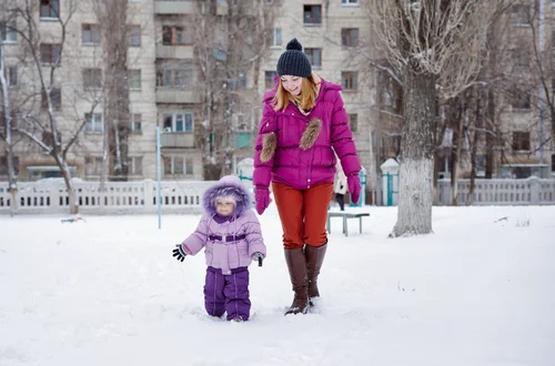 Rodzice mogą skorzystać z 7 dodatków do zasiłku rodzinnego 2026! To od 70 do 1000 zł miesięcznie