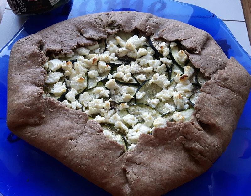 RUSTYKALNA TARTA Z CUKINIĄ