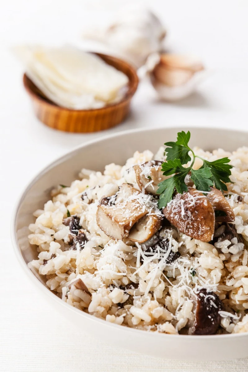 RISOTTO Z GRZYBAMI I NATKĄ PIETRUSZKI