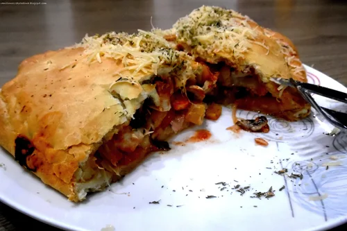 Vege Calzone (faszerowane smażonym tofu i warzywami )