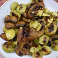 Brukselka z pieczarkami - Chłop przy garach