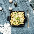Makaron z boczkiem w sosie śmietanowym