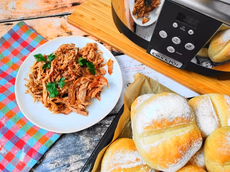 Szarpana wieprzowina, idealna na kanapki (Pulled pork) - Słodko Słodka